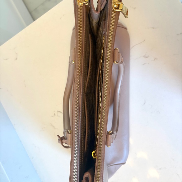 EUC Prada Saffiano Satchel Medium - Picture 7 of 12